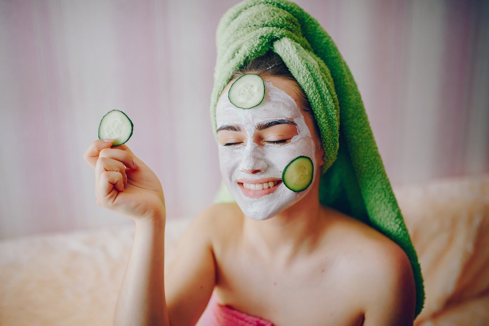 mascarilla de pepino en la cara